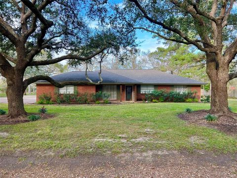 A home in Angleton