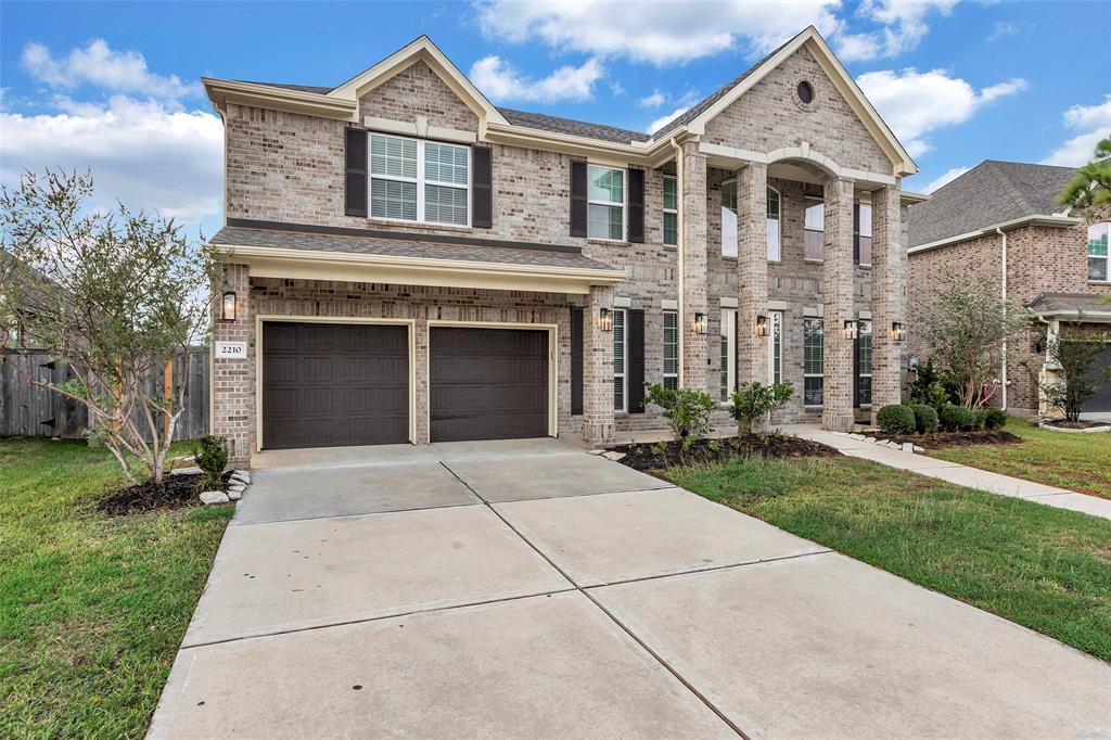 2210 Briarstone Bluff Crossing, Pearland, Texas image 2