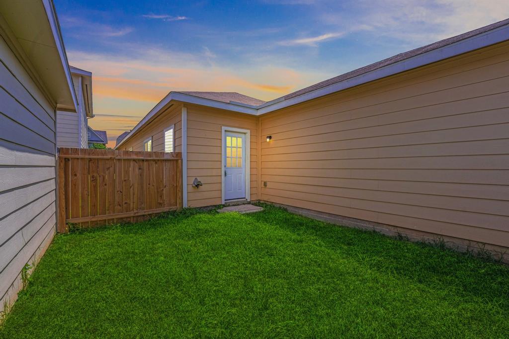 4049 Mossy Place Lane, Spring, Texas image 24
