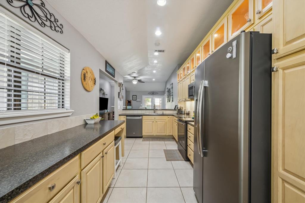 11915 12th Street, Santa Fe, Texas image 4