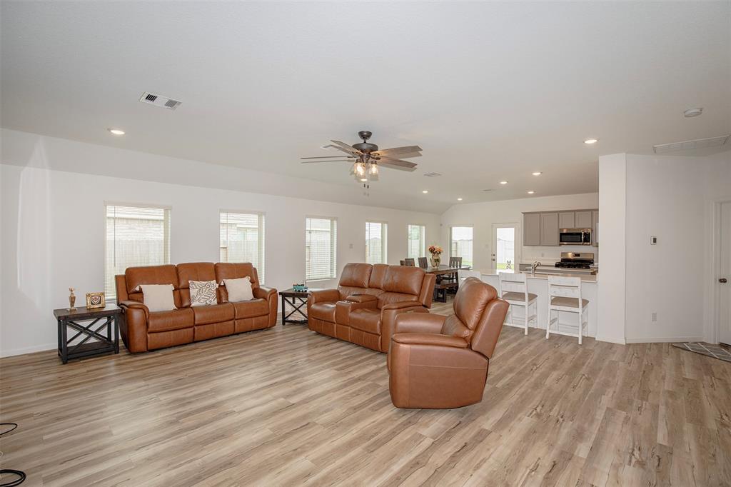 4411 Aspen Colony Lane, Baytown, Texas image 9