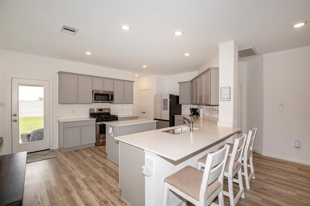 4411 Aspen Colony Lane, Baytown, Texas image 2