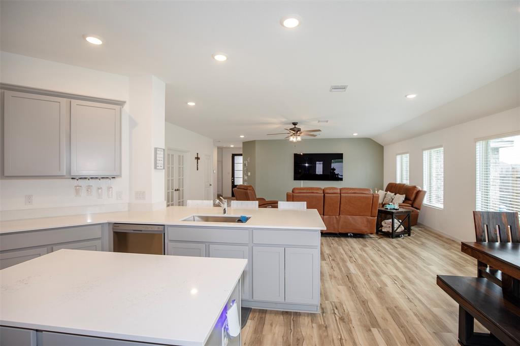 4411 Aspen Colony Lane, Baytown, Texas image 4