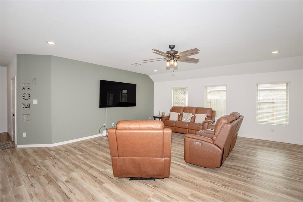 4411 Aspen Colony Lane, Baytown, Texas image 11