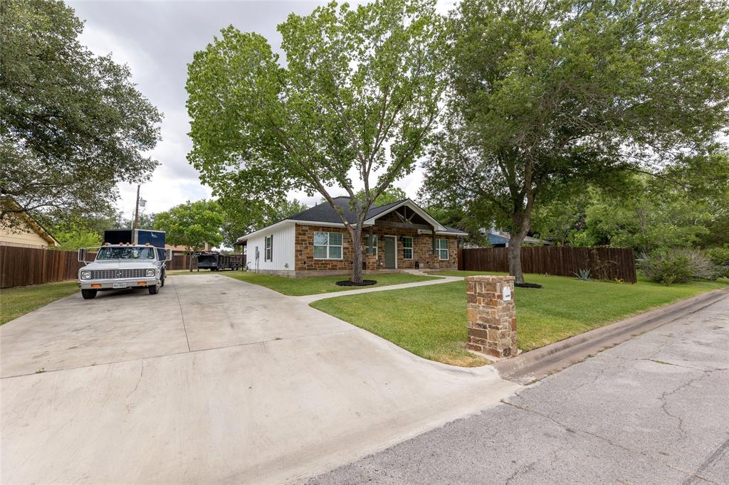 2102 Cary Circle, Bryan, Texas image 4