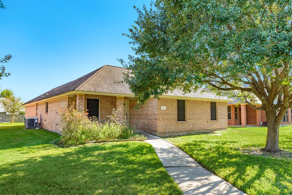 151 Silverbell Circle, Lake Jackson, Texas image 1