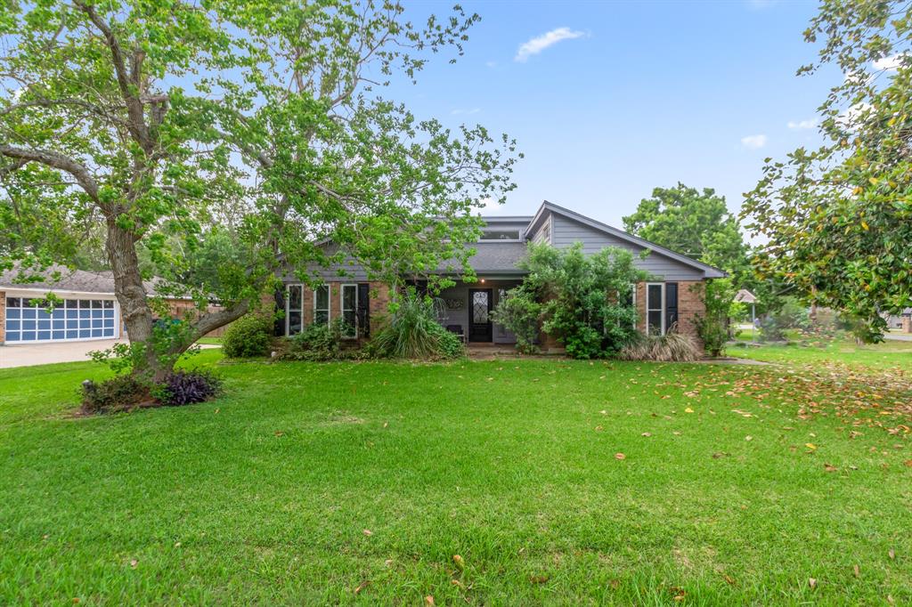 535 Oyster Creek Dr Dr, Richwood, Texas image 2