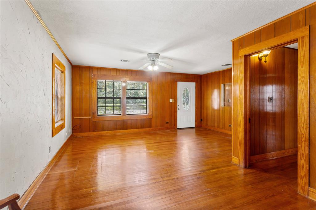 914 S Hill Street, Alvin, Texas image 3