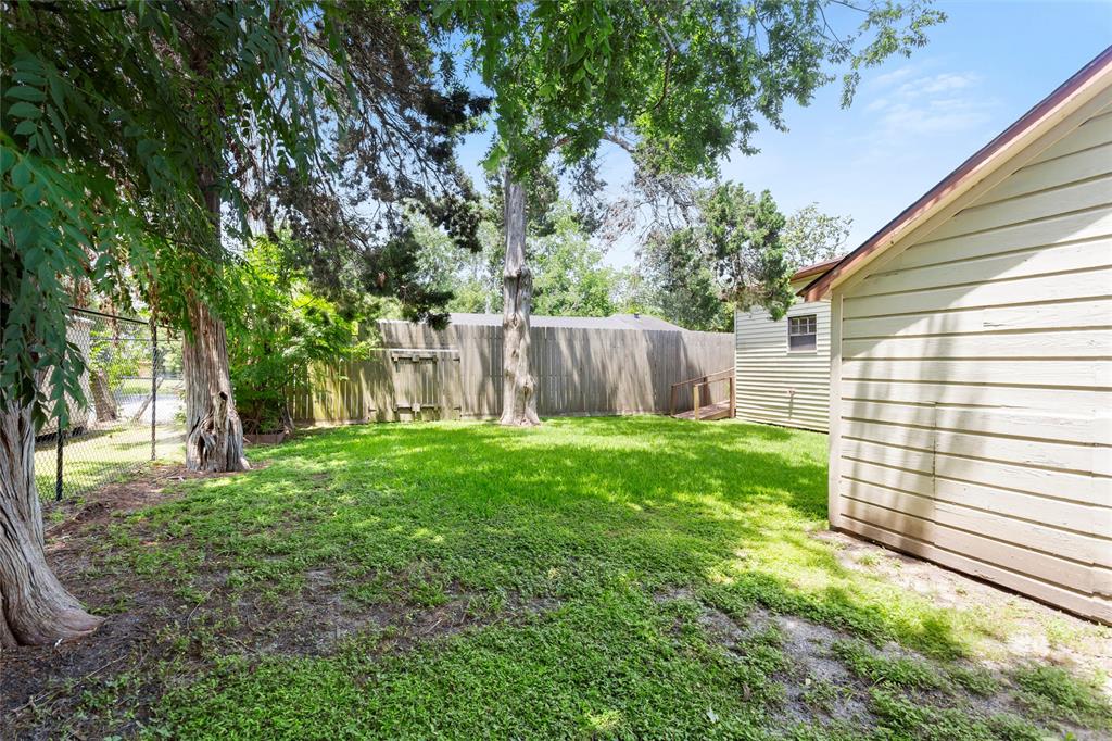 914 S Hill Street, Alvin, Texas image 22