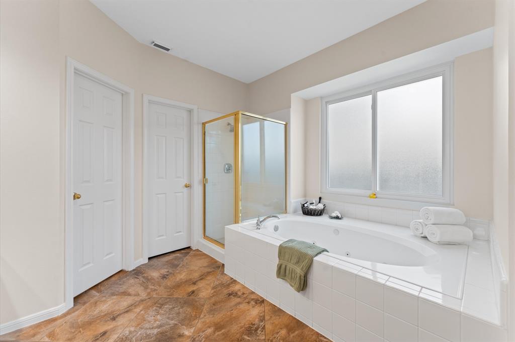 5418 Brook Bend Drive, Sugar Land, Texas image 19