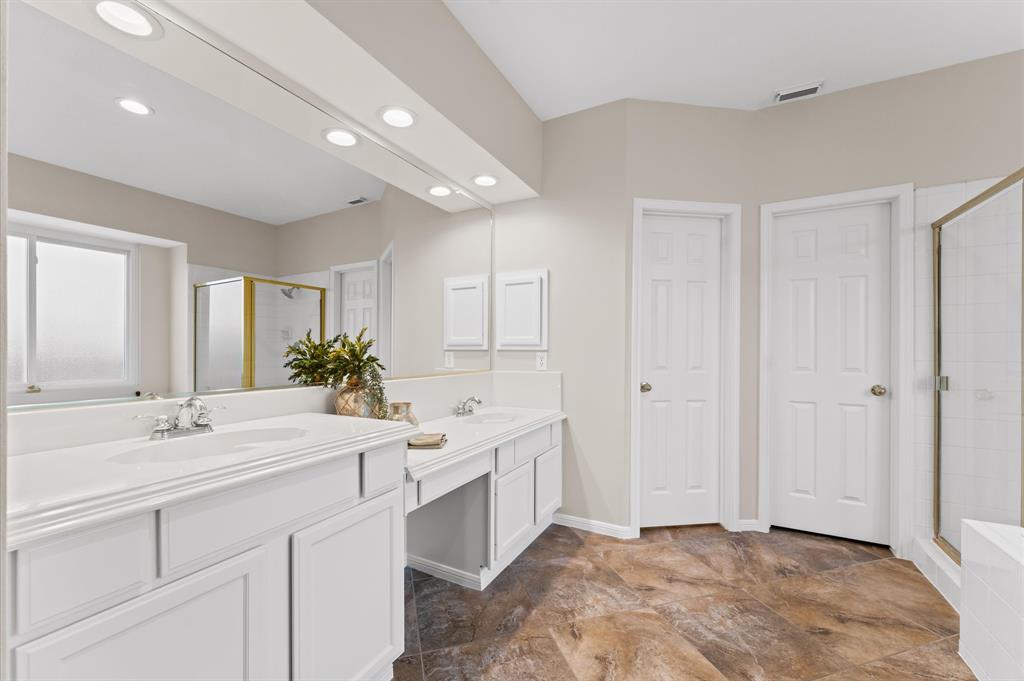 5418 Brook Bend Drive, Sugar Land, Texas image 18