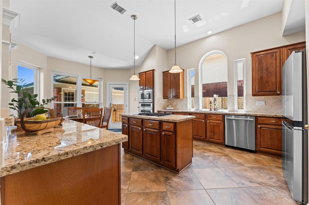 5418 Brook Bend Drive, Sugar Land, Texas image 13