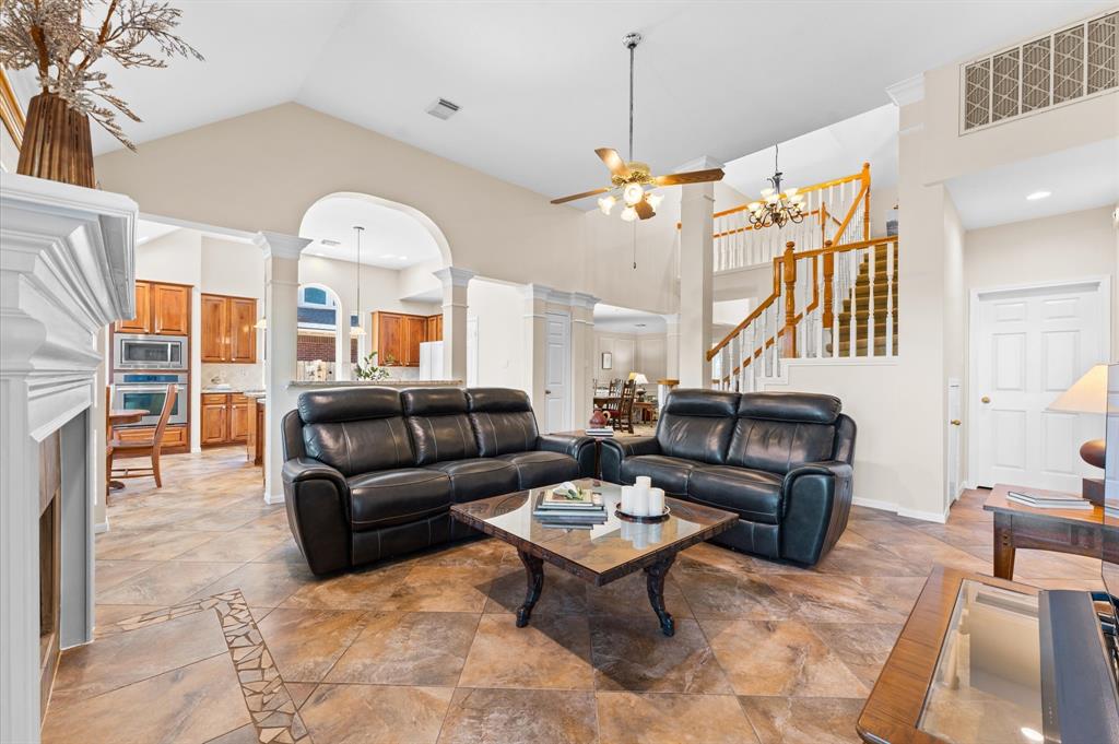 5418 Brook Bend Drive, Sugar Land, Texas image 11