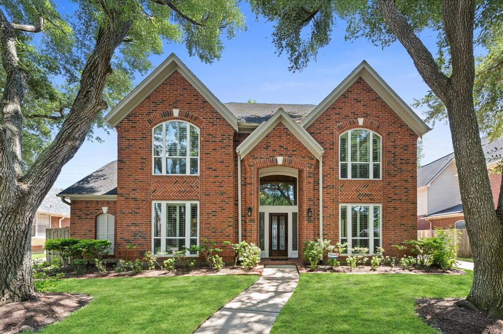 5418 Brook Bend Drive, Sugar Land, Texas image 1