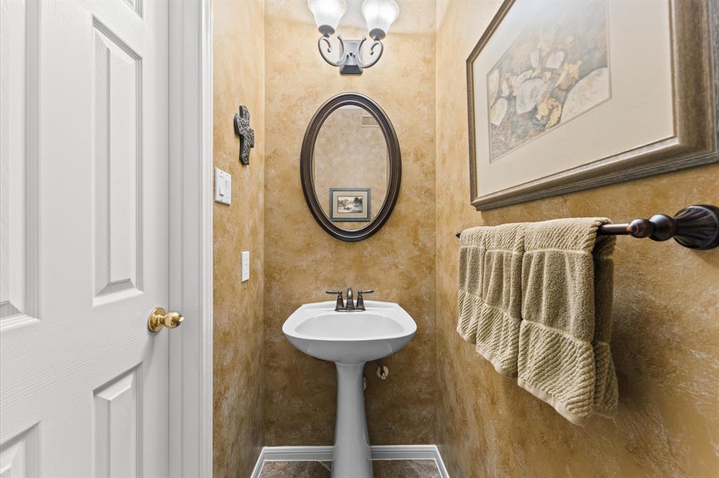 5418 Brook Bend Drive, Sugar Land, Texas image 20