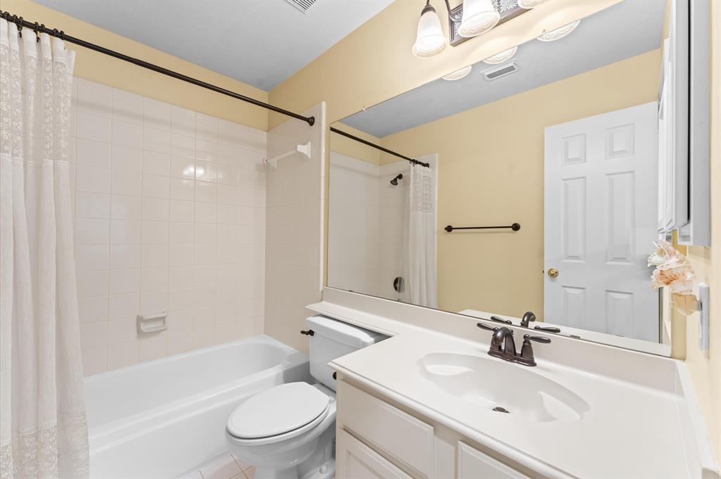 5418 Brook Bend Drive, Sugar Land, Texas image 25