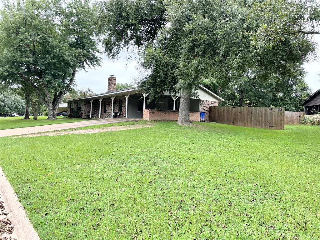 233 Woodland Circle, Crockett, Texas image 3