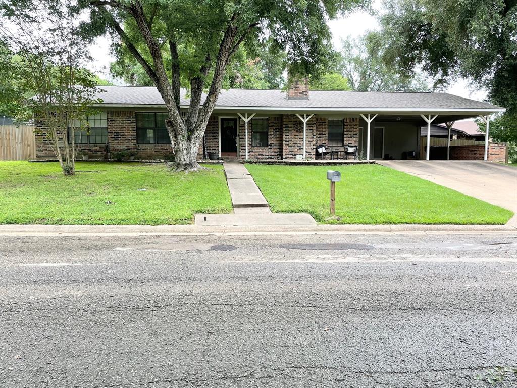 233 Woodland Circle, Crockett, Texas image 1