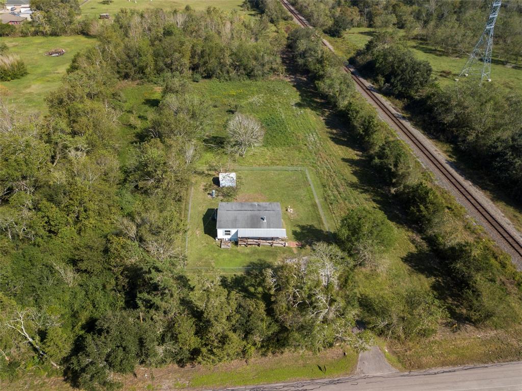 5823 County Road 166, Alvin, Texas image 1
