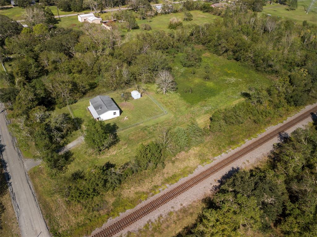 5823 County Road 166, Alvin, Texas image 2