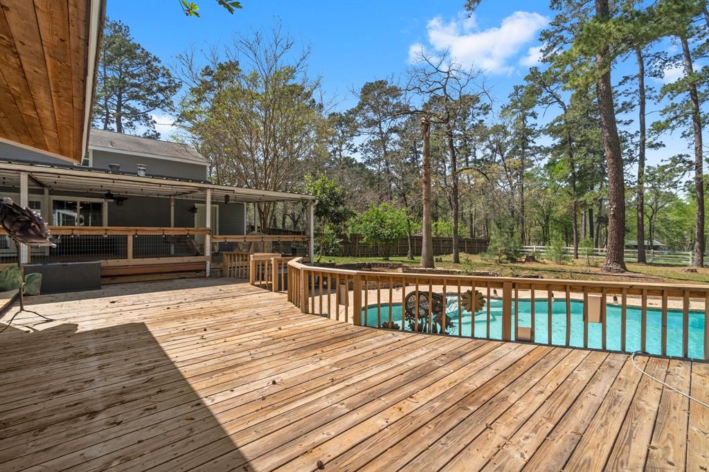 15 W Lake Forest Court, Conroe, Texas image 32