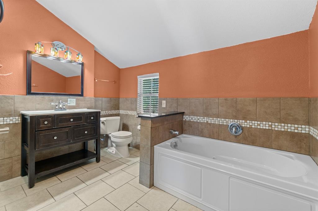 15 W Lake Forest Court, Conroe, Texas image 22