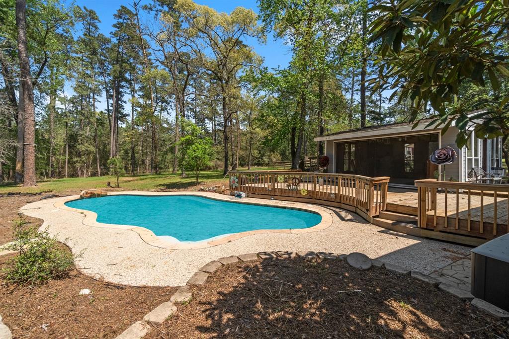15 W Lake Forest Court, Conroe, Texas image 30