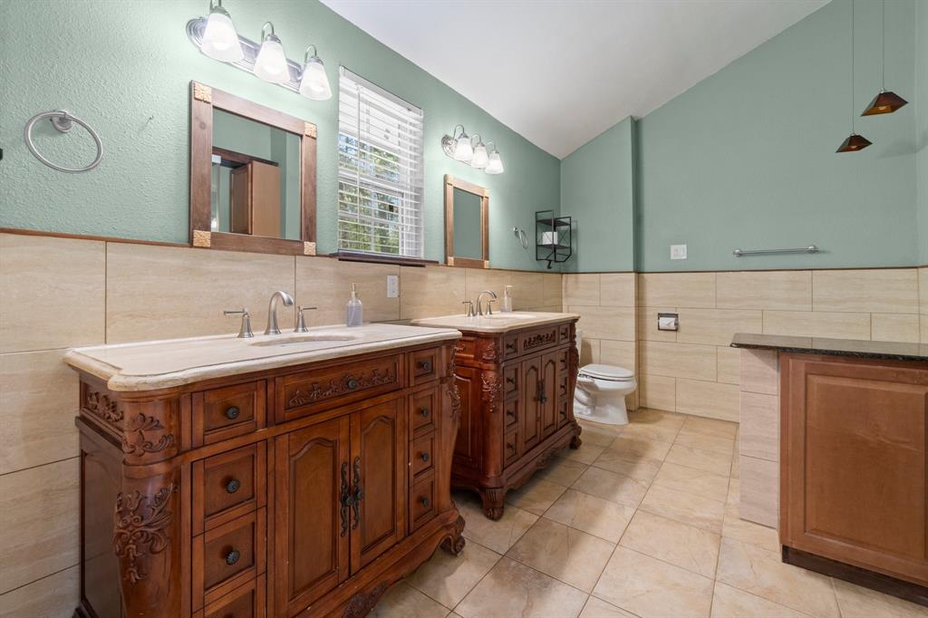 15 W Lake Forest Court, Conroe, Texas image 16