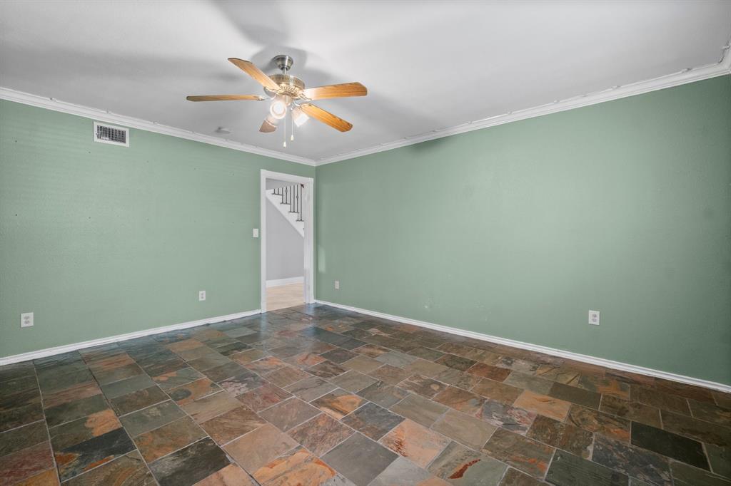 15 W Lake Forest Court, Conroe, Texas image 12