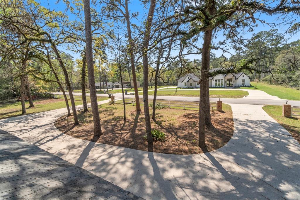 15 W Lake Forest Court, Conroe, Texas image 36