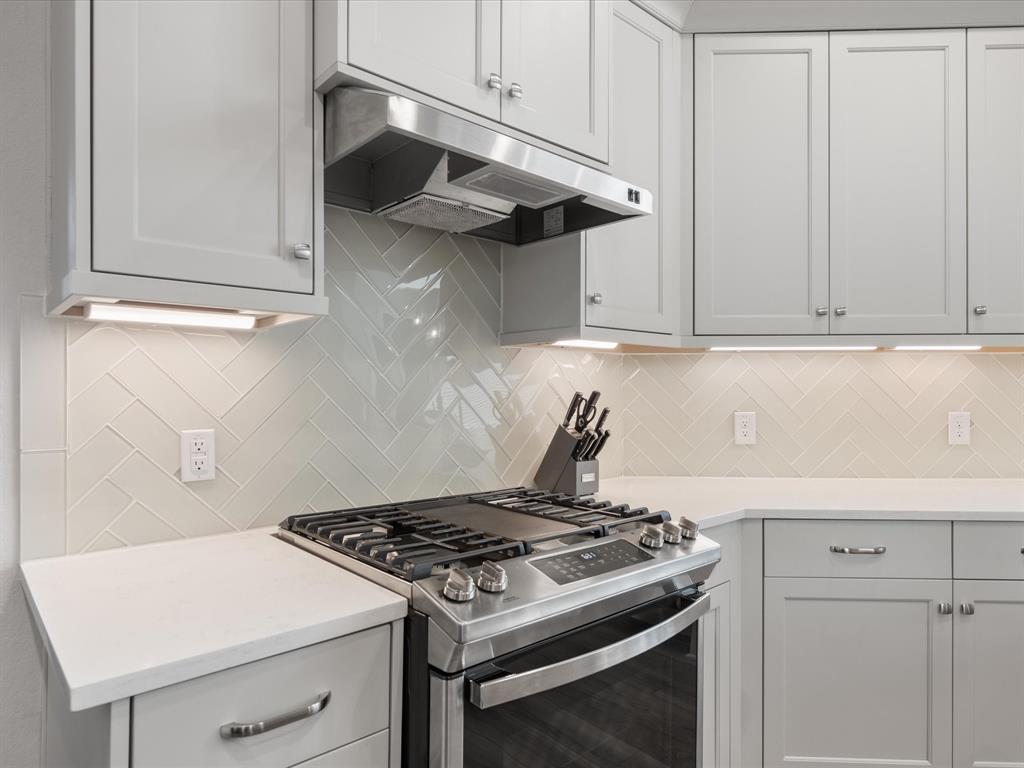 9715 Migrant Hawker Court, Conroe, Texas image 12