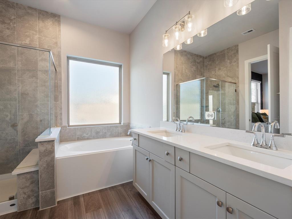 9715 Migrant Hawker Court, Conroe, Texas image 16