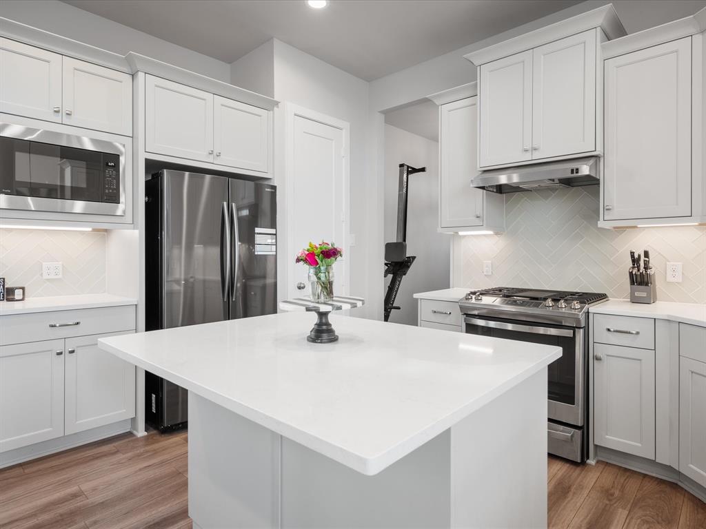 9715 Migrant Hawker Court, Conroe, Texas image 11