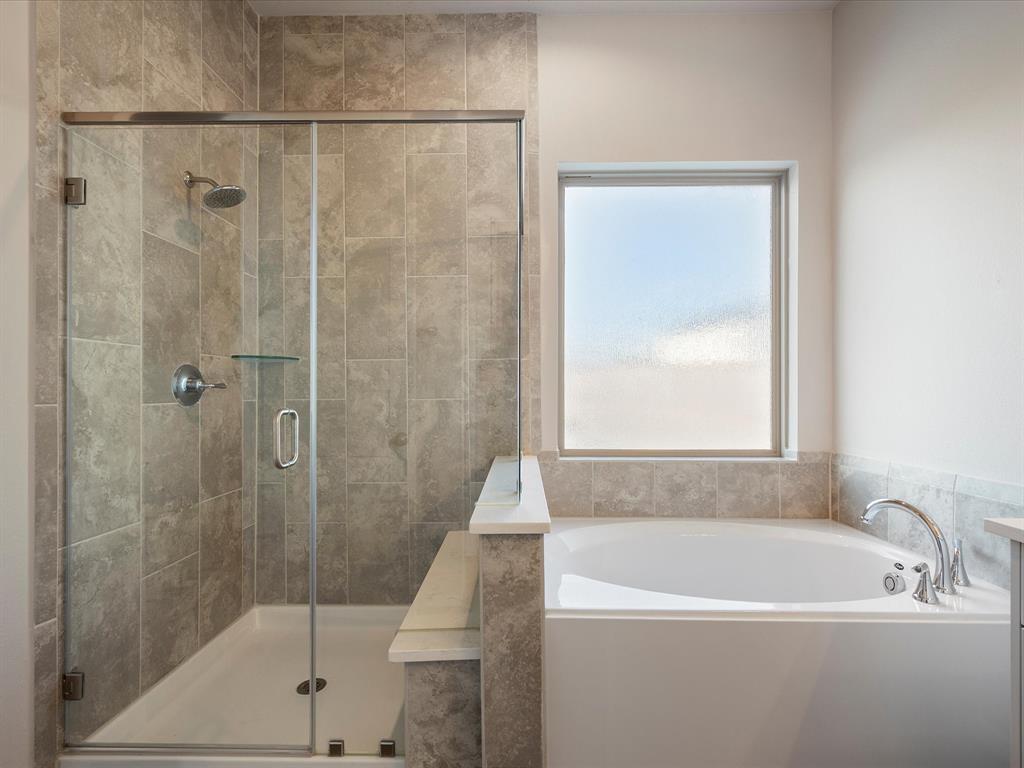9715 Migrant Hawker Court, Conroe, Texas image 17