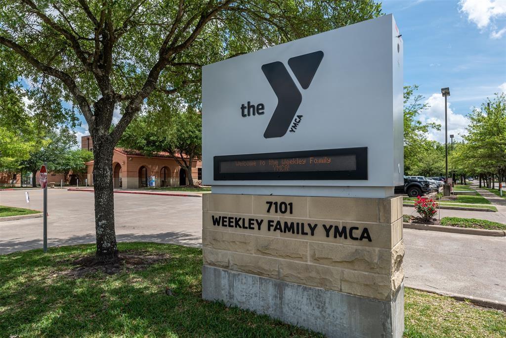 4131 Levonshire Drive, Houston, Texas image 9