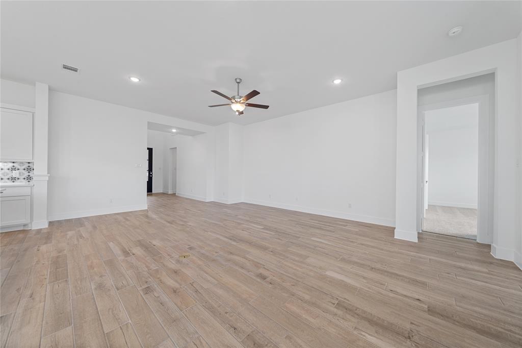 32646 Fly Fish Way