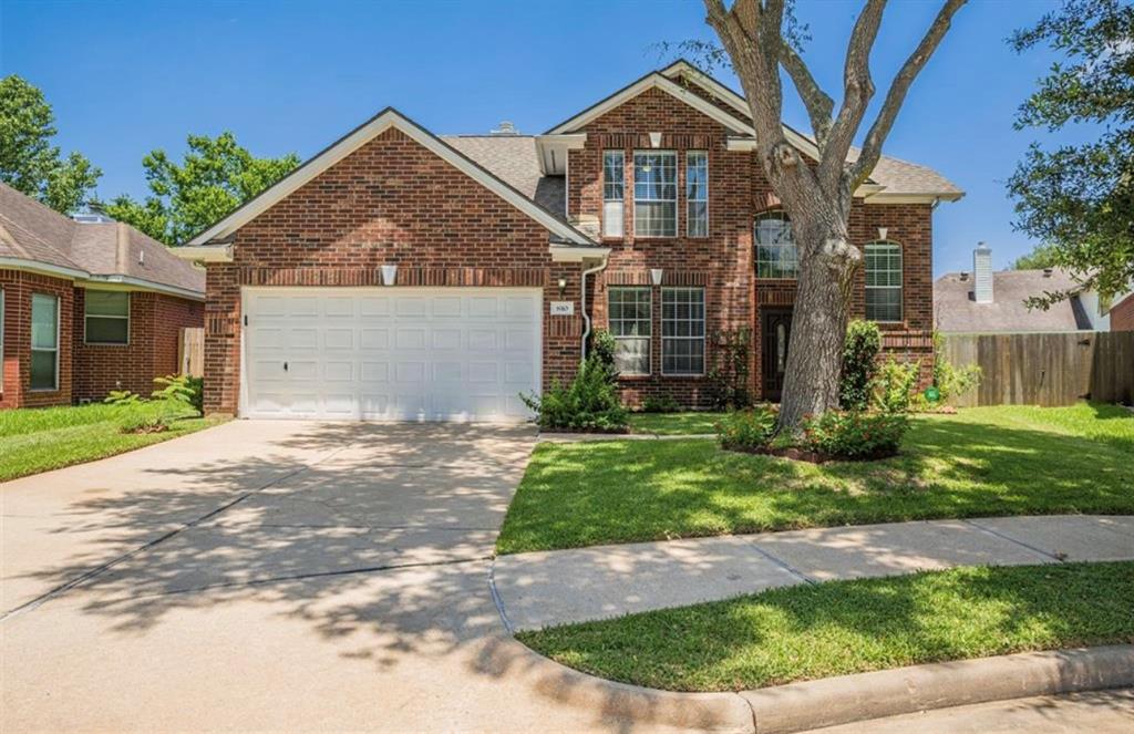 810 Featherbrook Court, Sugar Land, Texas image 2