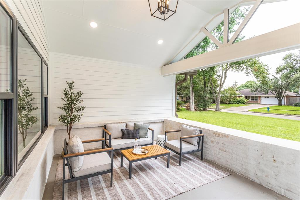 5318 Hialeah Drive