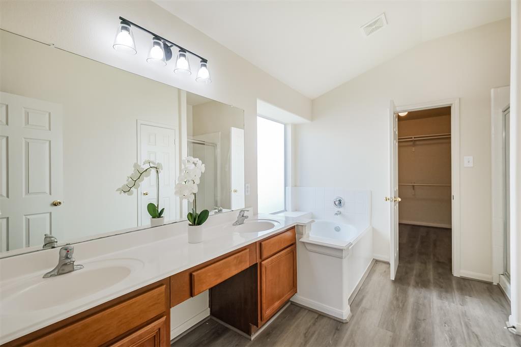 9615 Elizabeths Glen Lane, Tomball, Texas image 25