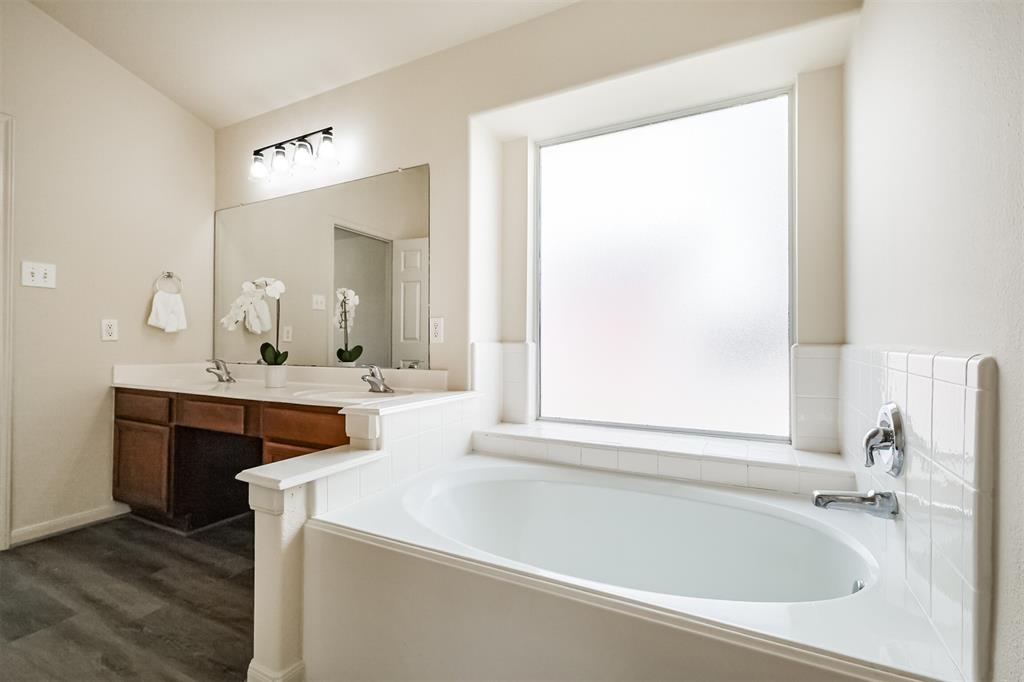 9615 Elizabeths Glen Lane, Tomball, Texas image 26