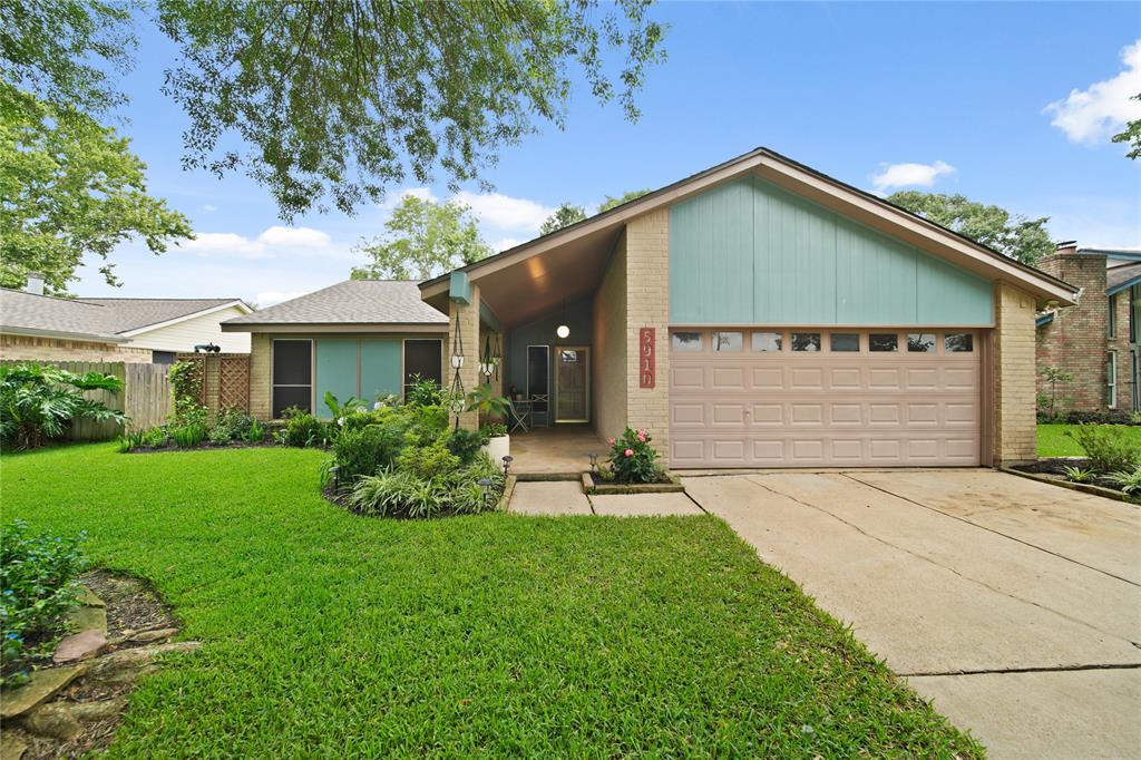 5910 Heather Street, League City, Texas image 16