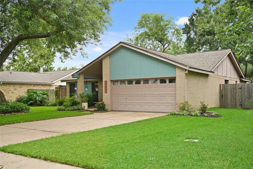 5910 Heather Street, League City, Texas image 18