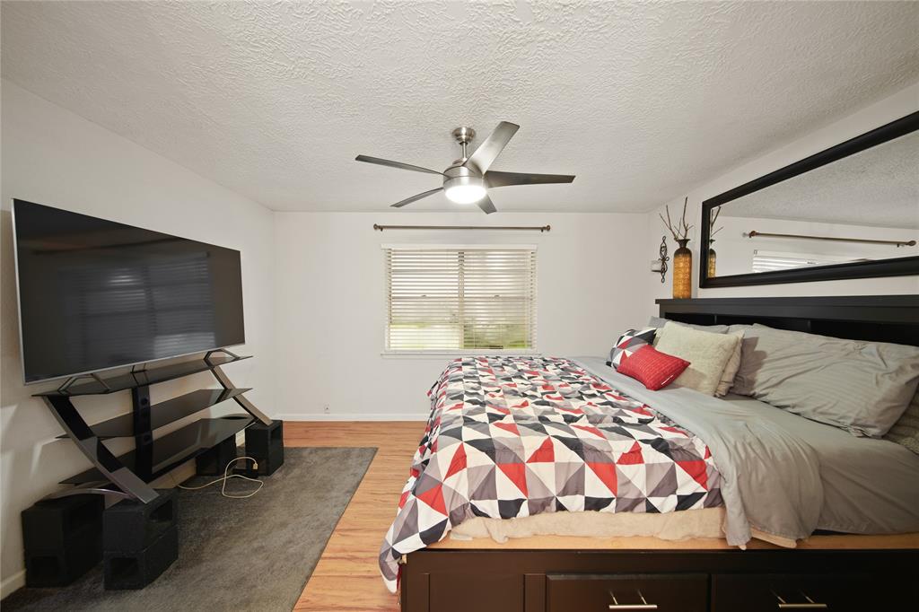 5910 Heather Street, League City, Texas image 6
