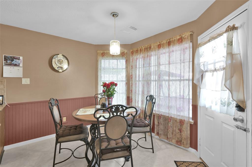 3402 Crystal Dove Drive, Spring, Texas image 12