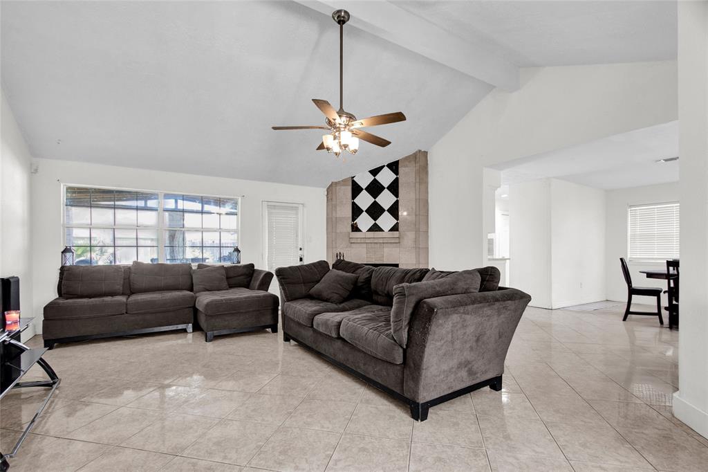 11907 Silver Island Circle, Houston, Texas image 2