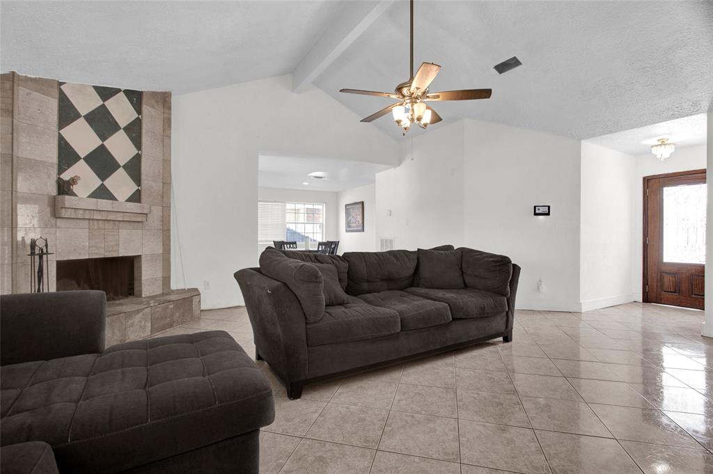 11907 Silver Island Circle, Houston, Texas image 3