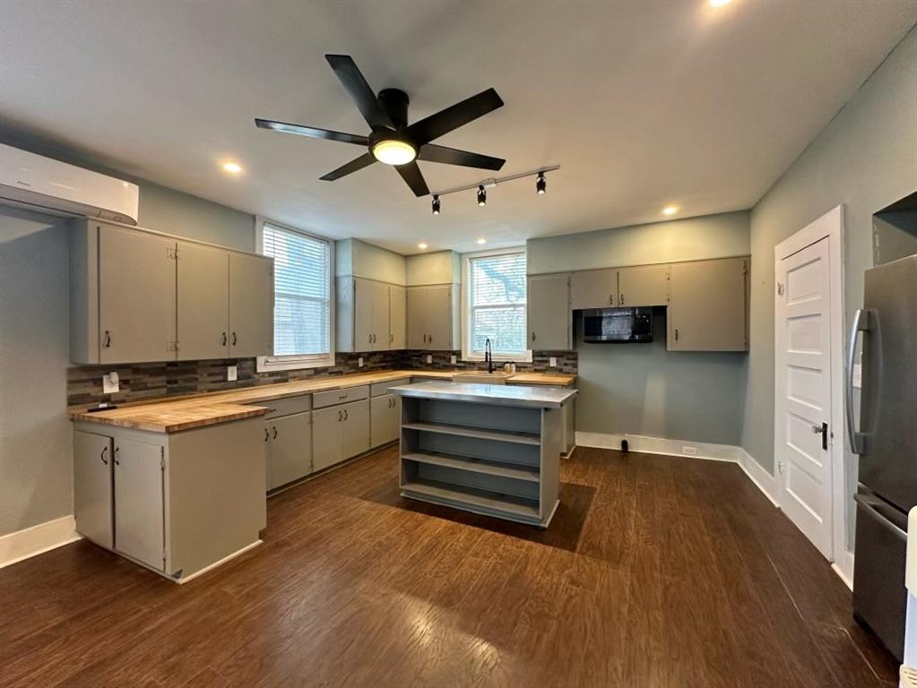 236 8th Street, Somerville, Texas image 2