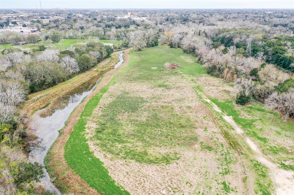 Pinebrook Drive, New Caney, Texas image 2