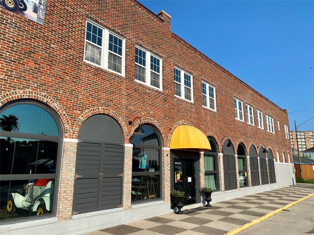 2127 Broadway Street