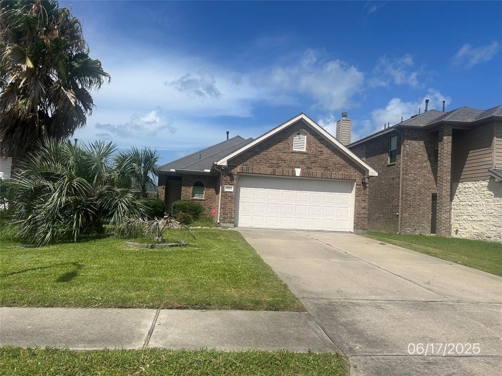 5211 Lagoon Court